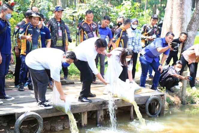 
					Jaga Kelestarian Ekosistem Lingkungan, Herman Deru Rangkul Komunitas Pemancing