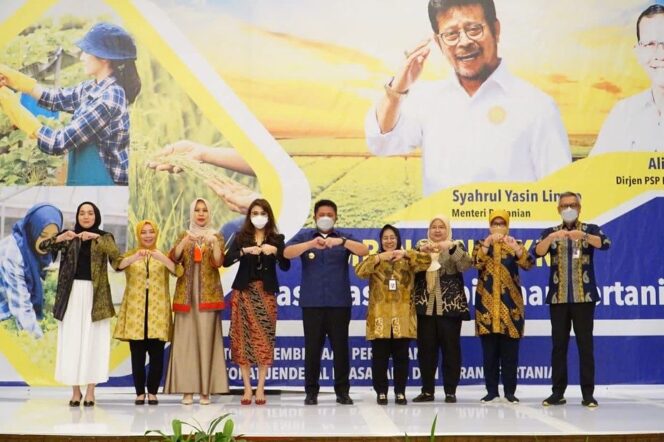 
					Herman Deru Masifkan Edukasi Soal KUR Untuk Petani