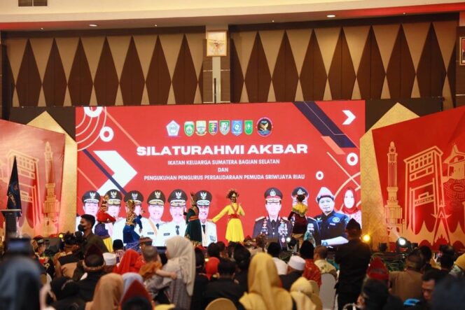 
					Herman Deru Titip Pesan Agar Pemuda Sriwijaya Riau (PSR) Jadi Organiasi Mandiri dan Belanjutan