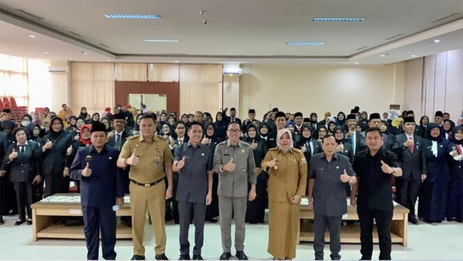 
					Sekda Ratu Dewa Lantik 128 Kepala Sekolah