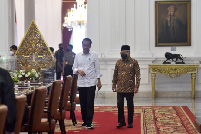 
Presiden Jokowi Dorong Layanan Imigrasi Lebih Memudahkan dan Melayani