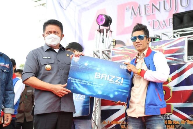 
Herman Deru Gerak Cepat Jawab Persoalan Pengemudi Online di Sumsel