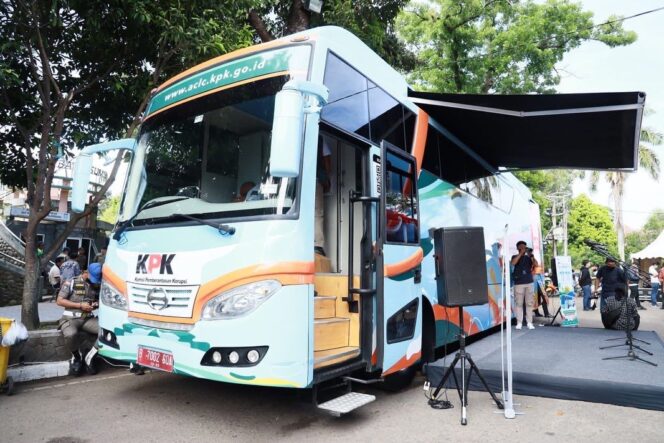 
Dampingi Wakil Ketua KPK, Herman Deru  Buka Roadshow Bus Antikorupsi di Sumsel