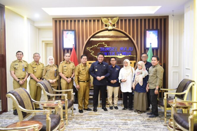 
					Herman Deru Dapat Dukungan Insan Pers Sukseskan Program GSMP