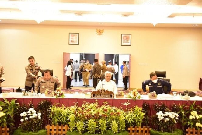 
Pemprov Sumsel, TNI/Polri Perkuat Regulasi Penanganan Ilegal Driling di Sumsel