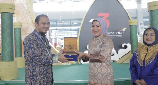 
					Wawako Fitrianti Promosikan Seni dan Budaya Palembang di Terminal 3 Soekarno Hatta