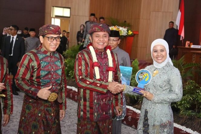 
					Hadiri HUT Ke-21 Lubuk Linggau, Herman Deru Puji Kepemimpinan Prana Sohe