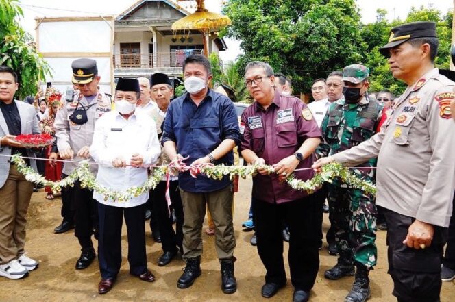 
Herman Deru Yakin Pasar Sentul Permai Desa Betung Barat Jadi Pusat Ekonomi Baru Warga