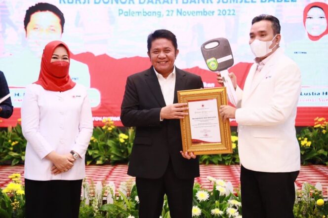 
Feby Deru Ungkap Bantuan Berbagai Pihak Jadi Penyemangat PMI Sumsel Berikan Layanan Lebih Maksimal