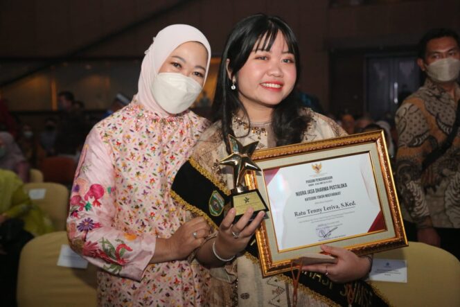 
Komitmen Kembangkan Literasi dan Minat Baca, Duta Literasi Sumsel Dianugerahi Penghargaan Oleh Perpusnas