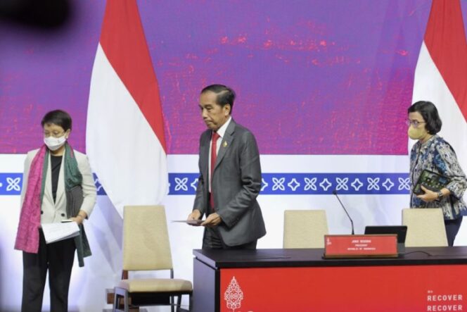 
Duo Srikandi di KTT G20 Indonesia, Kisah 43 Tahun Pertemanan Sri Mulyani – Retno Marsudi