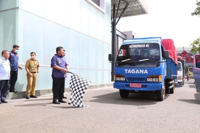 
Herman Deru Lepas Keberangkatan Bantuan Sembako dan Relawan Bagi  Korban Gempa Cianjur