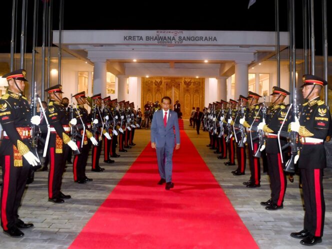 
					Dari Kamboja, Presiden Jokowi Tiba di Indonesia