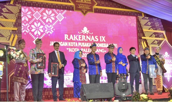 
					Delegasi JKPI Disuguhi Tari dan Pempek Palembang