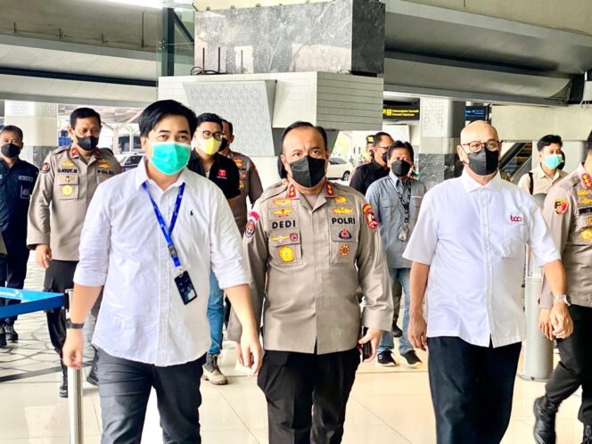 
Polri Pamerkan Lukisan Disabilitas di Bandara Soekarno-Hatta
