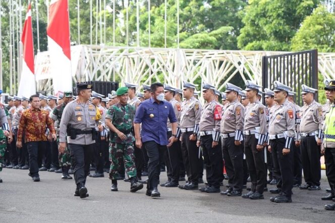 
Herman Deru Cek Kesiapan Personel Gabungan Pengamankan Nataru