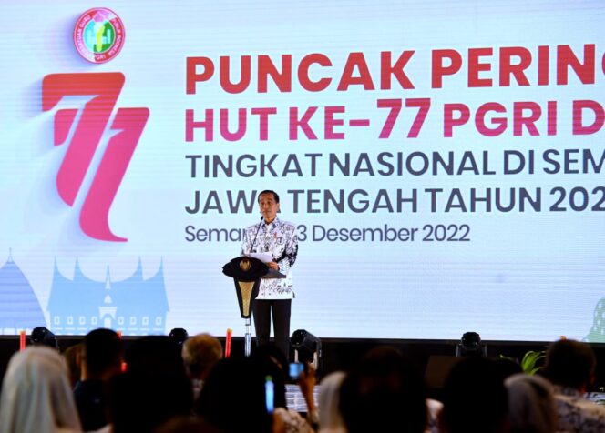 
Presiden Jokowi Minta Guru Tingkatkan Kapasitas untuk Cetak SDM Unggul