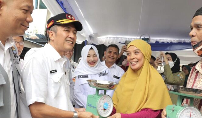 
Tertib Transaksi Jual Beli, 5 Pasar Dapat Bantuan Timbangan Pegas