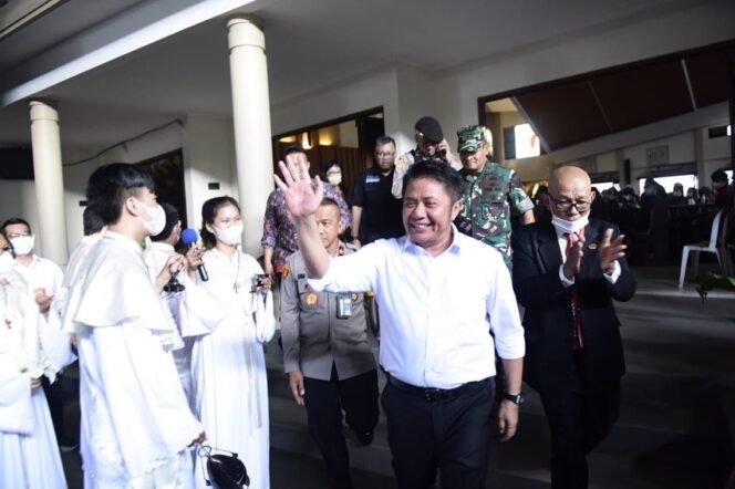 
					Herman Deru Beri Jaminan Keamanan Bagi Jemaat Misa Natal 2022 