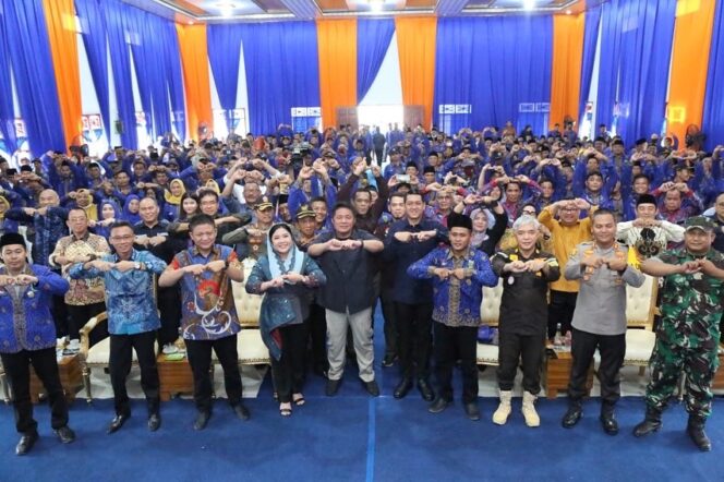 
Launching NIPD di OKU Timur, Herman Deru: Layani Masyarakat Dengan Ikhlas dan Penuh Tanggung Jawab