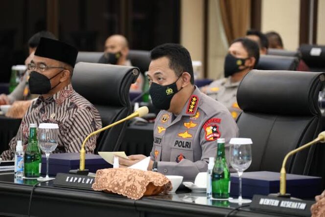 
Kapolri Ungkap ada 116 Ribu Polisi untuk Amankan Nataru