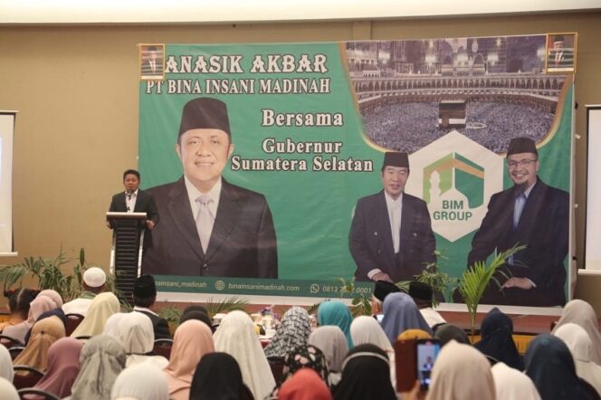 
Buka Manasik Umroh Akbar, Herman Deru Minta Jemaah Doakan Sumsel Bebas Dari Segala Bencana