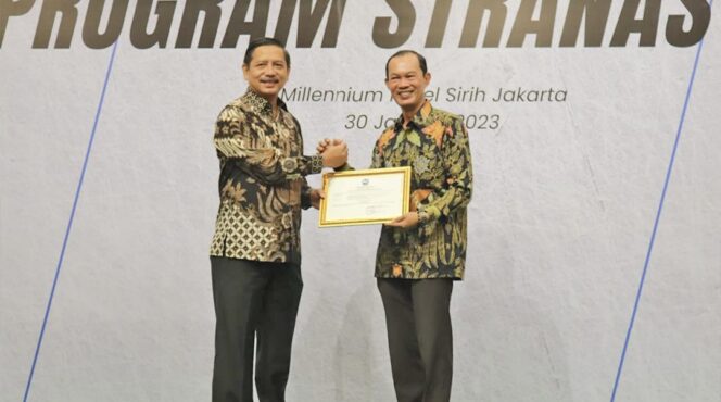 
Komitmen Cegah Pungli, Palembang Terima penghargaan Stranas PK Terakreditasi A