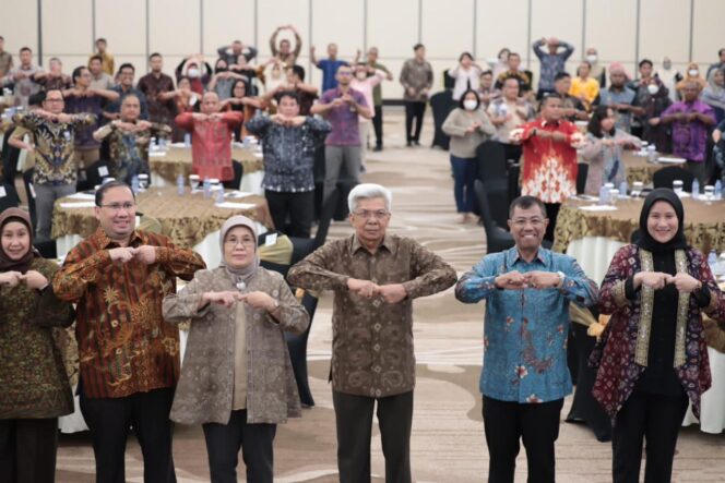 
Mawardi Yahya Harapkan Rakor Pengarahan DIPA 2023 Jadi Pembelajaran Tumbuhkan IKM Sumsel