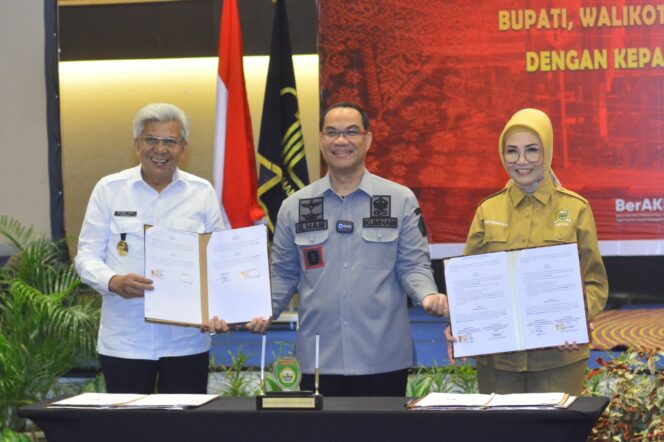 
Pemprov-Kanwil Kemenkum HAM Sumsel Sinergi Layani Masyarakat Bidang Hukum dan HAM