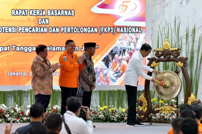 
Buka Rapat Kerja Basarnas, Presiden Jokowi: Potensi Bencana Dunia Meningkat 5 Kali Lipat