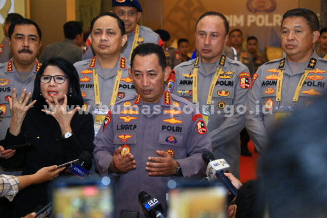 
Kapolri Perintahkan Jajaran Aktifkan Satgas Cegah Karhutla