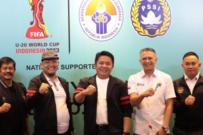 
Percepat Majunya Sepak Bola Indonesia, Herman Deru Dampingi Menpora Buka FGD Penyempurnaan Inpres No 3 Tahun 2019