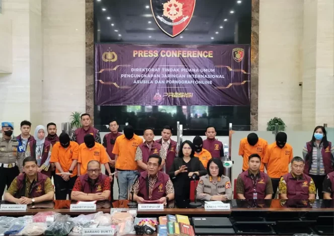 
Bareskrim Ungkap Kasus Pornografi Online Jaringan Internasional