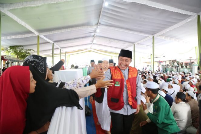 
Herman Deru Harapkan Dzikir Akbar dan Haul Kiai Marogan Dapat Memperetat Silaturahmi