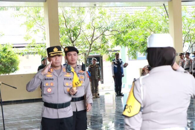 
Kapolres OKU Timur Pimpin Apel Operasi Keselamatan Musi 2023