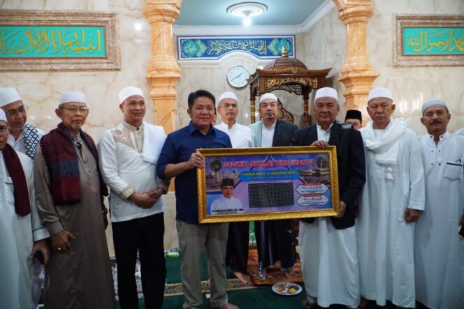 
Safari Jumat di Bukit Lama Herman Deru Resmikan Manara Majid Al-Ikhlas