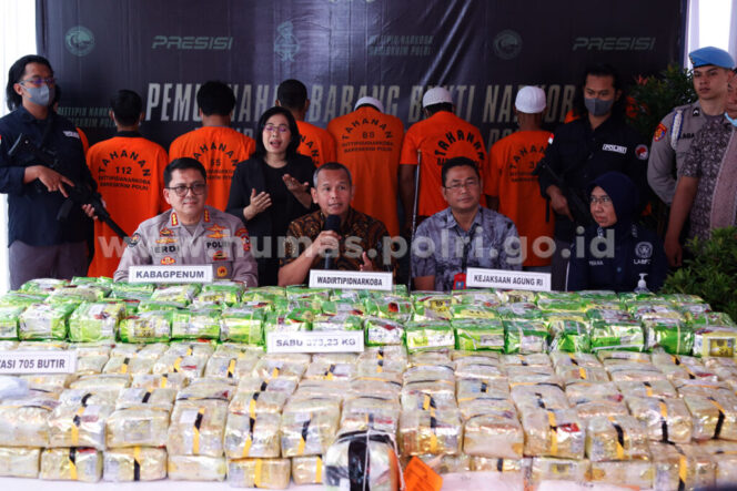 
Polri Musnahkan Sabu Sebanyak 373 Kg, 17 Kg Ganja dan 705 Butir Ekstasi