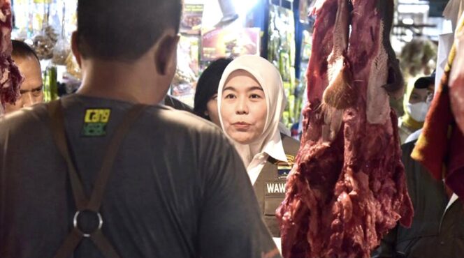 
Tindaklanjuti Keluhan Pedagang, Wawako Fitrianti Akan Panggil Kepala Pasar