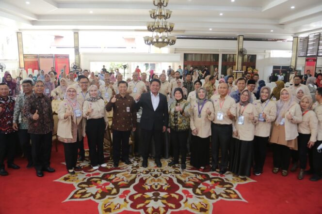 
Herman Deru Nantikan Peran IAI Bantu Masyarakat Dalam Penyelenggara Keuangan Secara Akuntabel