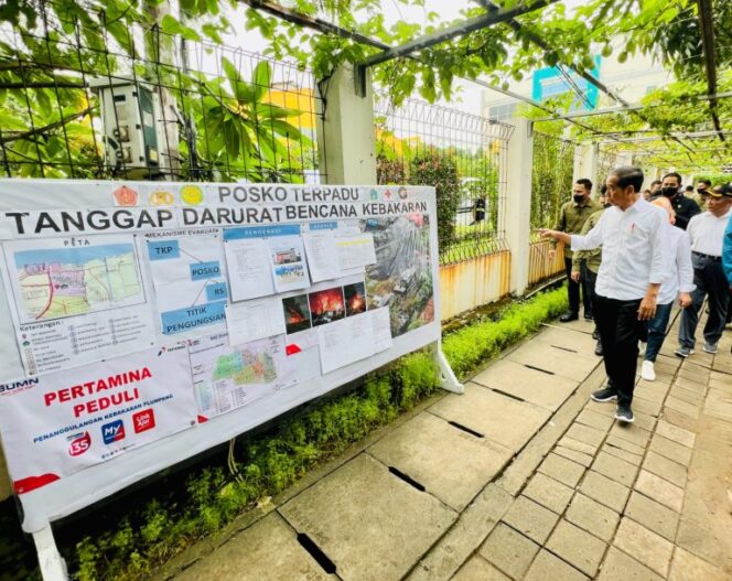 
Presiden Instruksikan Jajaran Segera Cari Solusi Terkait Kebakaran TBBM Pertamina Plumpang