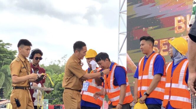 
Ratu Dewa Buka Bimtek Sertifikasi Pekerja Konstruksi