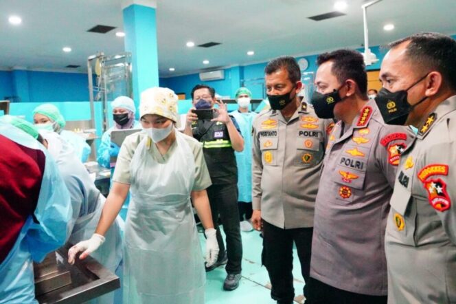 
Kapolri Jenguk Korban Kebakaran Depo Plumpang