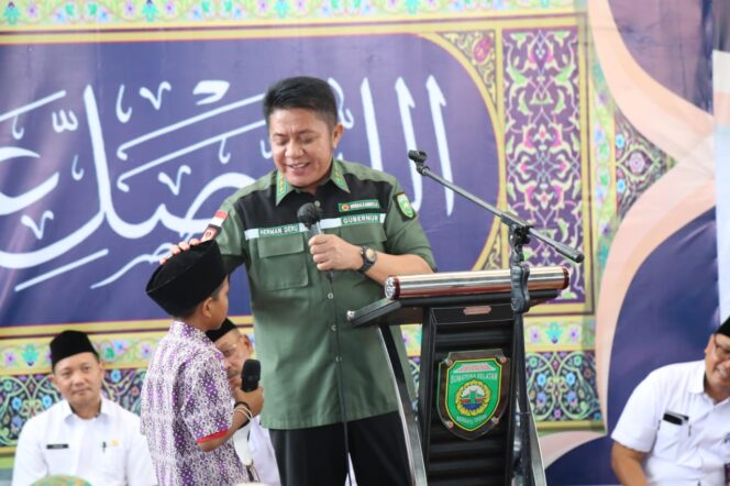 
Herman Deru Berbagi Kebahagiaan Ramadhan Bersama 1444 Anak Yatim Piatu