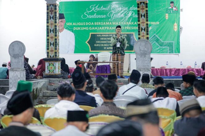 
Relawan Ganjar Wong Kito Dewe Coba Raih Keberkahan Malam Lailatulkadar