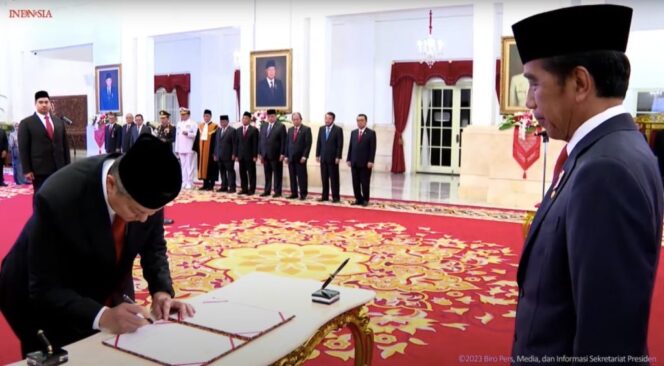 
Presiden Lantik Rycko Amelza Dahniel Sebagai Kepala BNPT