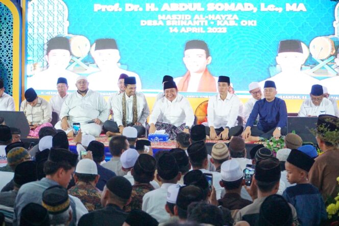 
Ribuan Jemaah Hadiri Tabligh Akbar UAS Peringati Nuzulul Qur’an 1444 di Masjid Al-Hayza OKI