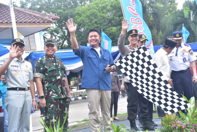 
Herman Deru Keberangkatan Ratusan Pemudik Asal Sumsel ke Sejumlah Daerah di Pulau Sumatera dan Jawa