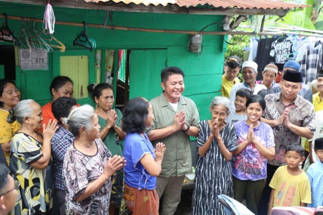 
Warga 14 Ilir Antusias Sambut Kehadiran Herman Deru Safari Jumat di Masjid Ar Rohman