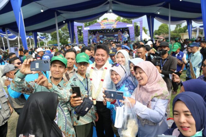 
Perhatian Sektor Pertanian, Herman Deru Bakal Dianugerahi Pin Emas Abdhi Bhakti Maha Utama Oleh Ketua KTNA Nasional