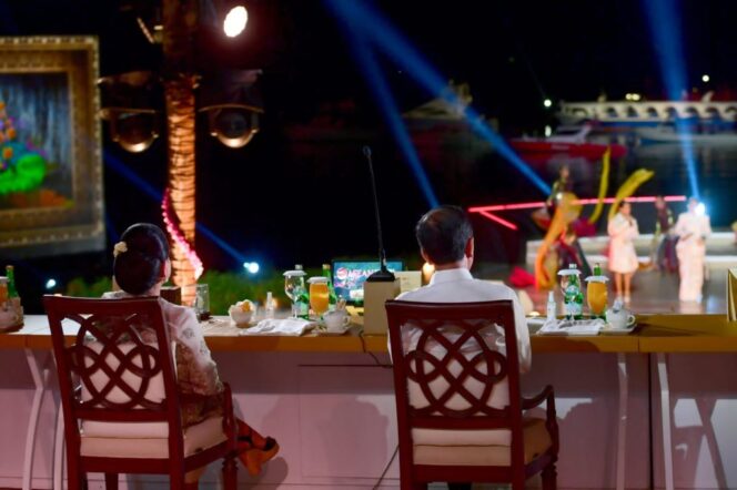 
Presiden Jokowi Gelar Jamuan Santap Malam bagi Para Pemimpin ASEAN